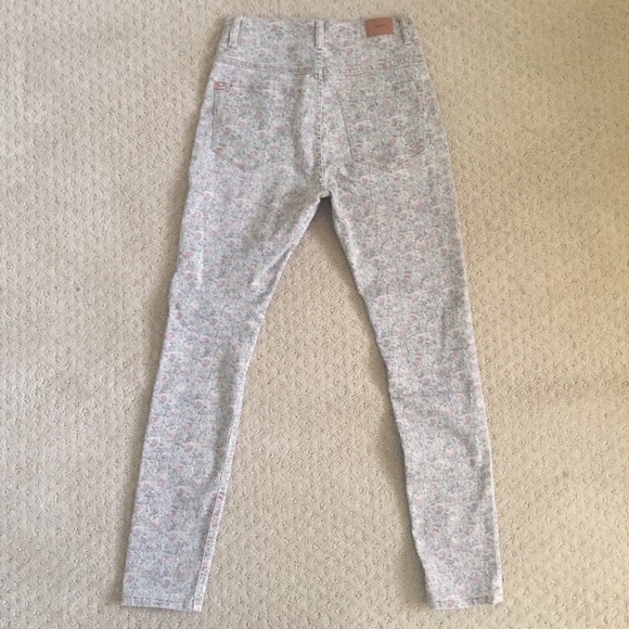 BDG UO High Rise Floral Jeans - Picture 2 of 4