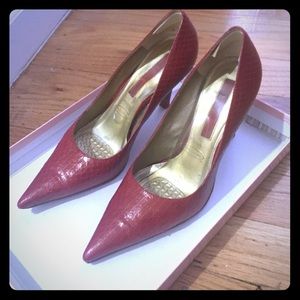 Red pointy toe pump by bandolino