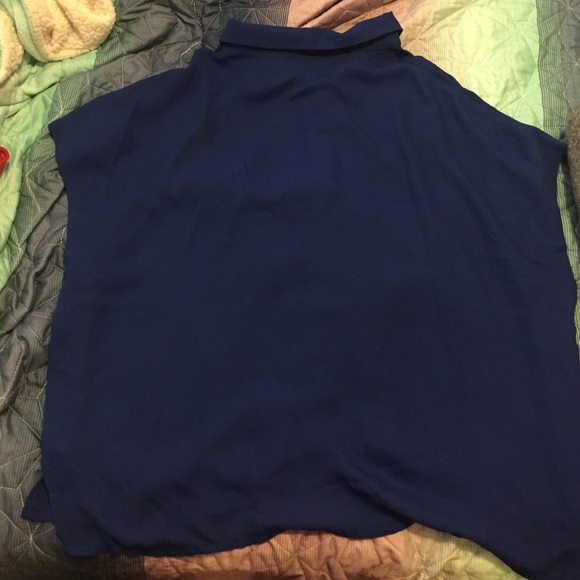 Blue blouse only been used twice - Picture 2 of 3