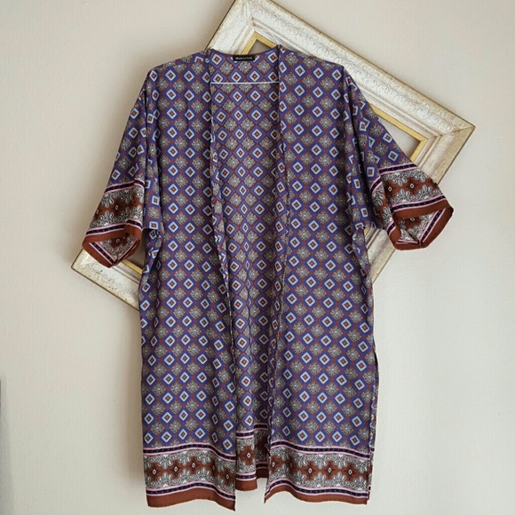 NWOT Bright and playful kimono