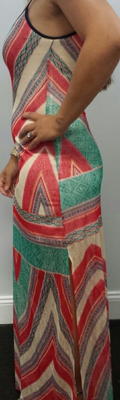 NWOT beautiful maxi dress - Picture 3 of 3