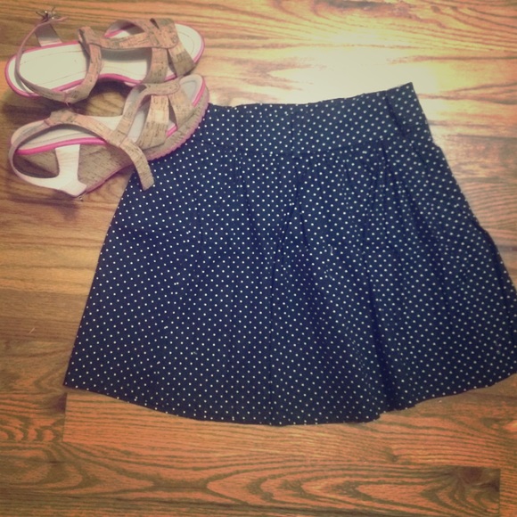 polka dot skirt!