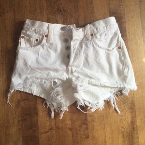 The perfect high wasted Levi's