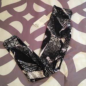 LULU LEMON NEVER WORN WITH TAG