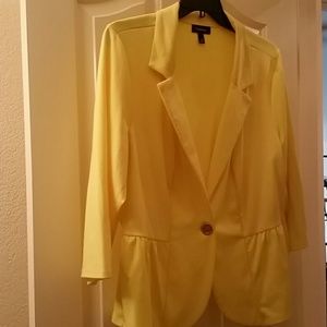 Bright Yellow Jacket torrid size 2 approx 18/20