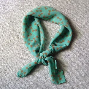 Vintage looking ascot scarf
