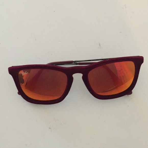 NWOT Red Velvet Ray-Bans