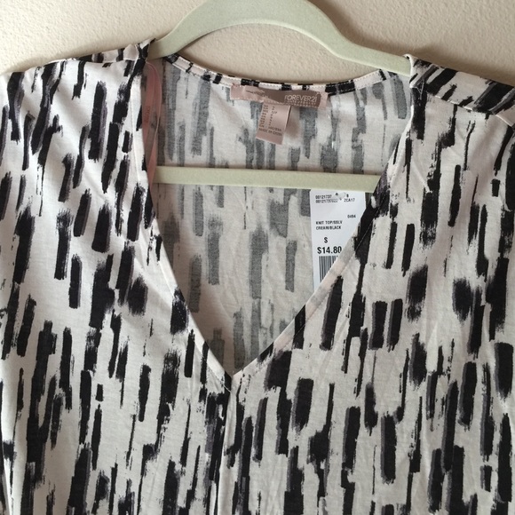 Pattern Tee ❤️ - Picture 3 of 4