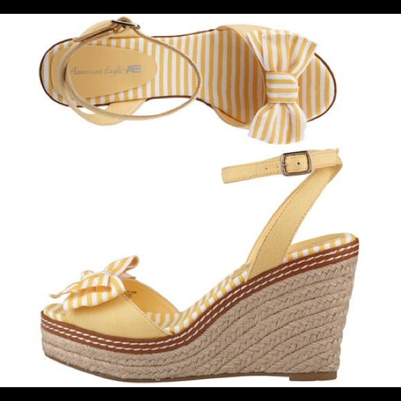 🎉SALE🎉yellow strappy wedges