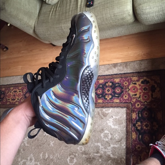 Holographic foams - Picture 1 of 3