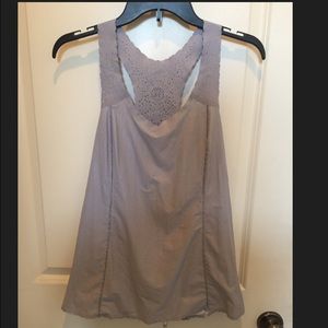 Lululemon tank Size 6