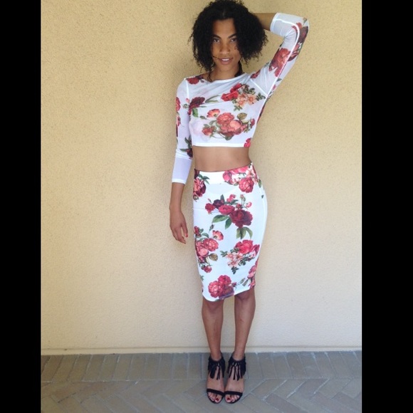 Sexy Rose Floral Skirt Set - Picture 3 of 4