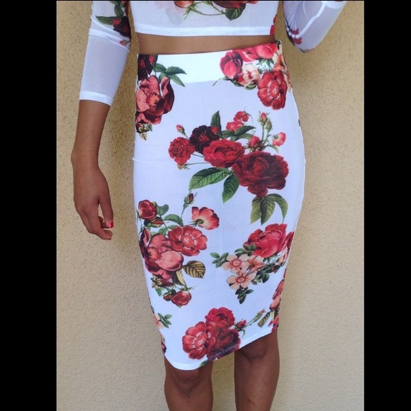 Sexy Rose Floral Skirt Set - Picture 4 of 4