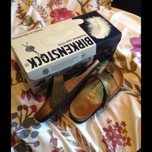New Birkenstocks size 5 gizeh style