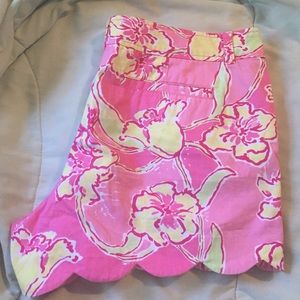 Lilly Pulitzer Scalloped shorts size 14