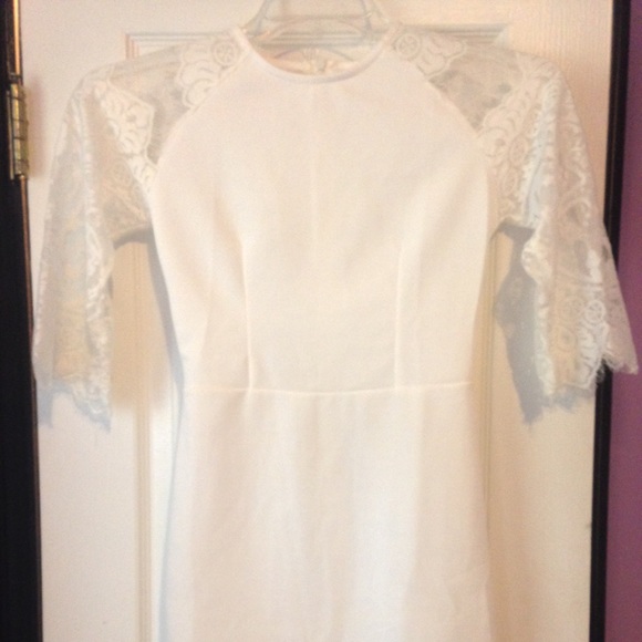 White body-con lace dress