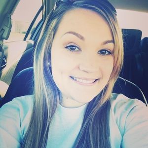 Meet your Posher, Candis