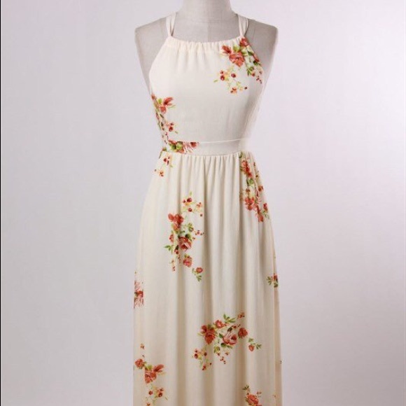 Dresses & Skirts - Floral boutique maxi dress