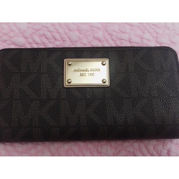 ❤️Summer Sale❤️ Michael Kors Wallet