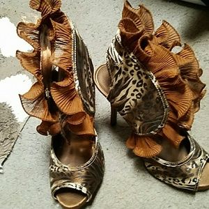 Leopard heels