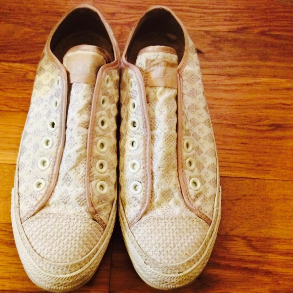 Limited Edition, e,brokered Converse