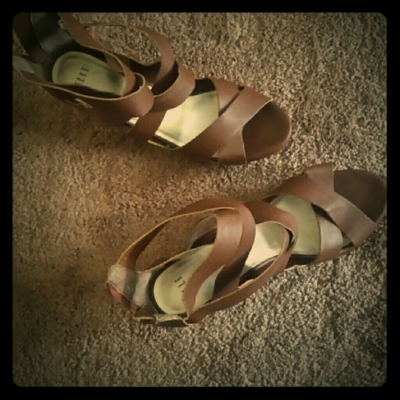 Elle Wedge Sandal