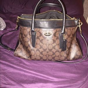 Final price drop 😁Med coach signature  satchel 🎉