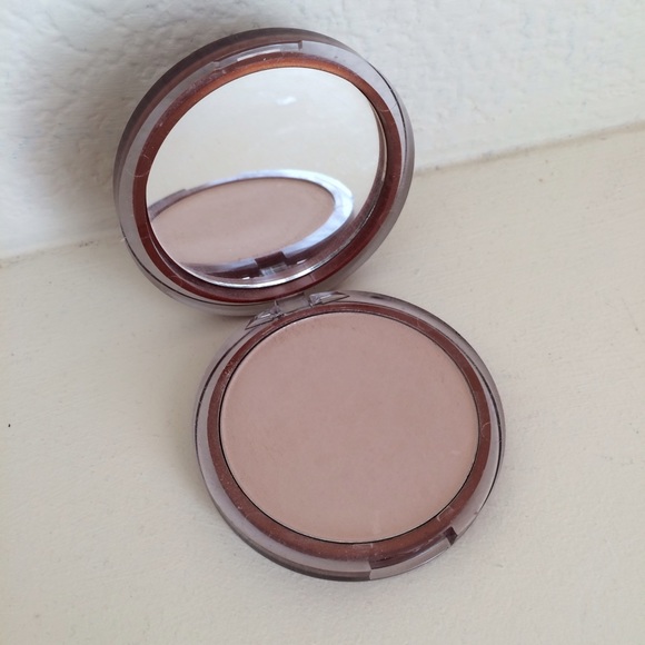 CoverGirl Pressed Powder - Picture 2 of 2