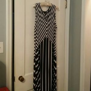 NWOT black & white maxi dress