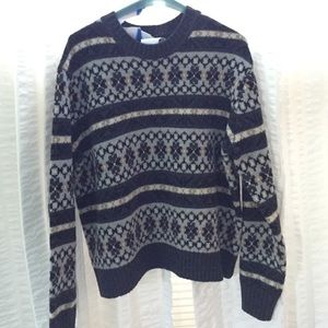 A long pattern sweater