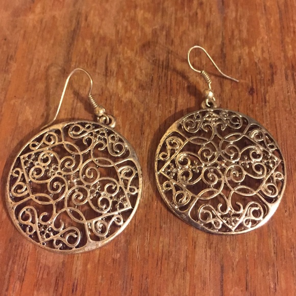 Ear rings
