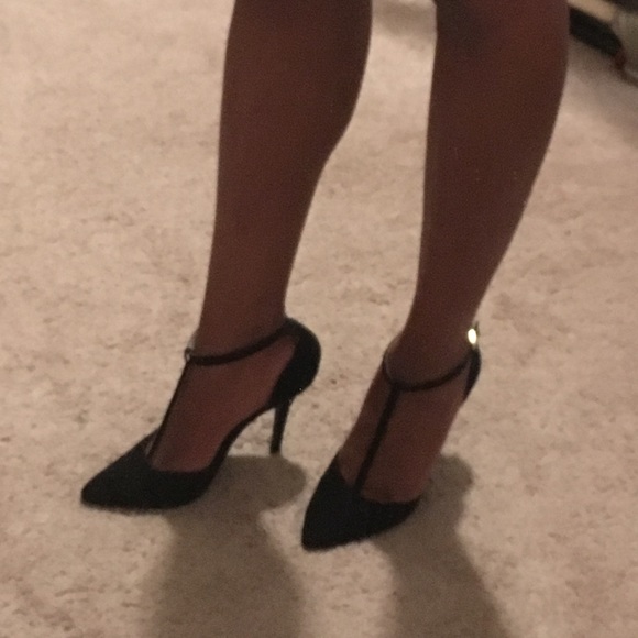Suede t-strap pumps