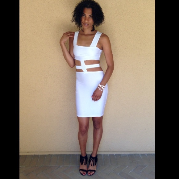 Little White Dress - Picture 4 of 4