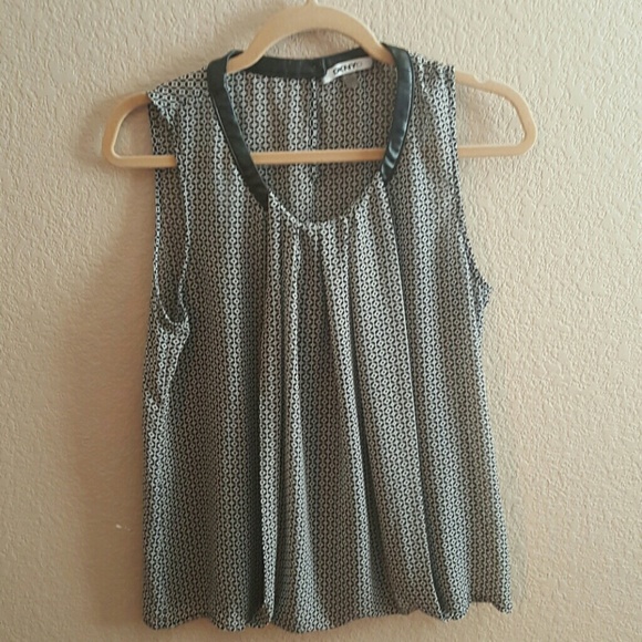 DKNY top