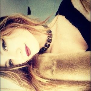 Meet your Posher, Emilly