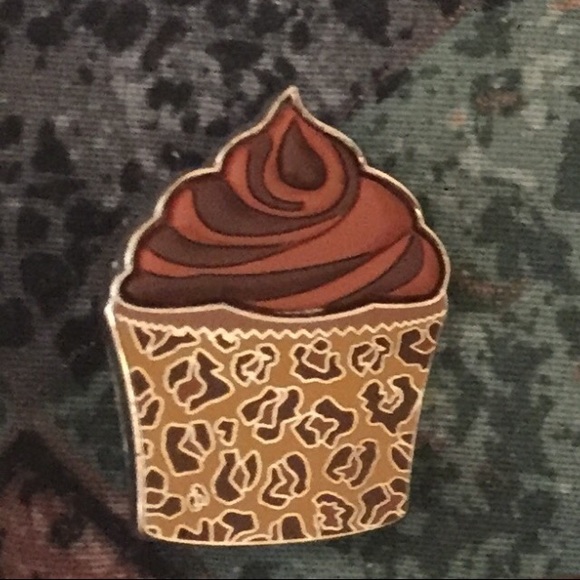 Cheer pin