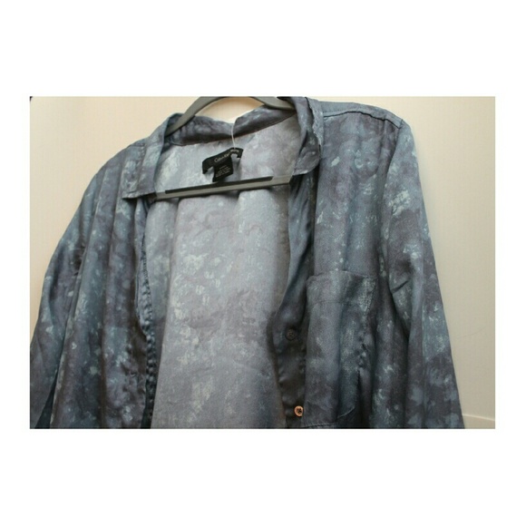 Calvin Klein Jeans light button down - Picture 2 of 2