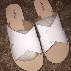 Flat sandals
