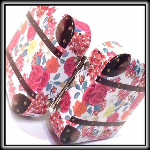 'BOOKBAG' TIN - Picture 3 of 6