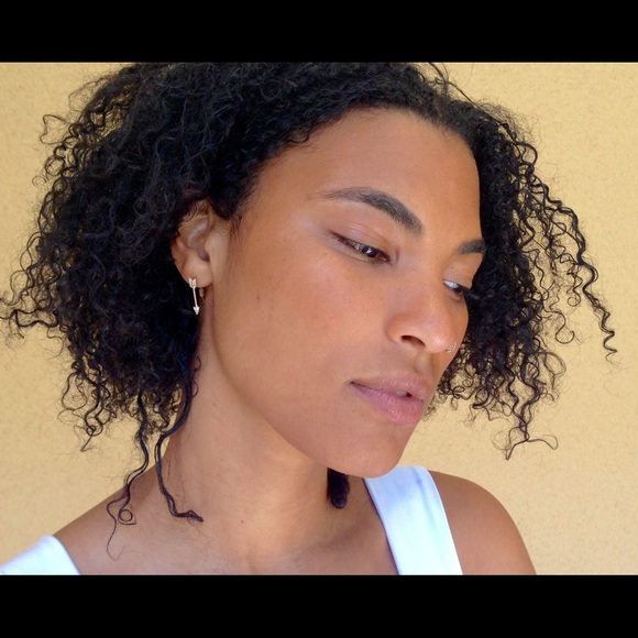 Crystal Arrow Earings - Picture 2 of 2