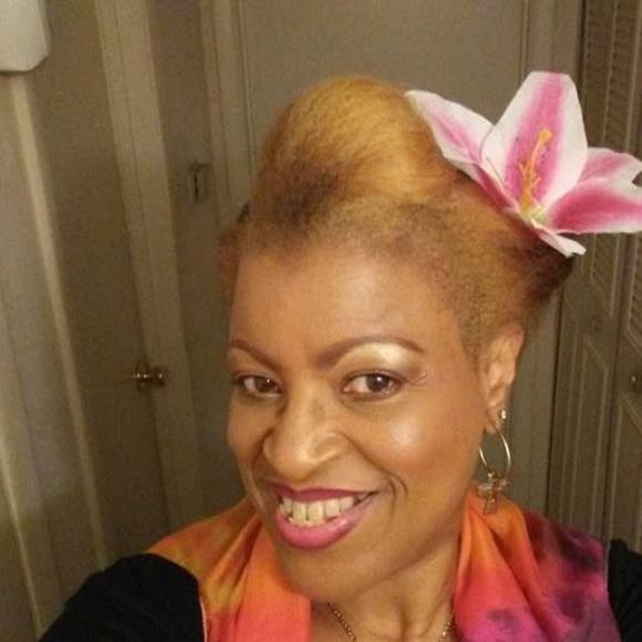 Meet your Posher, Debra - Picture 1 of 1