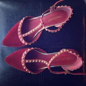 Size 6.5 pointed toe flats burgundy suede