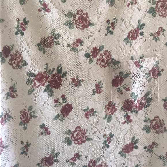 Crochet rose pattern top - Picture 4 of 4