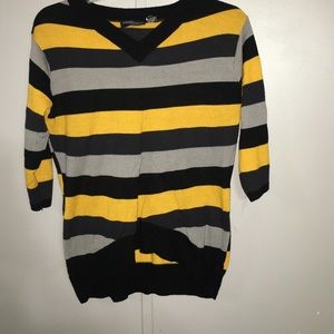 Sweater with 3/4 sleeves