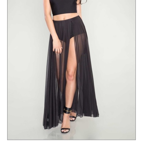 Sheer maxi skirt w tags ❤️