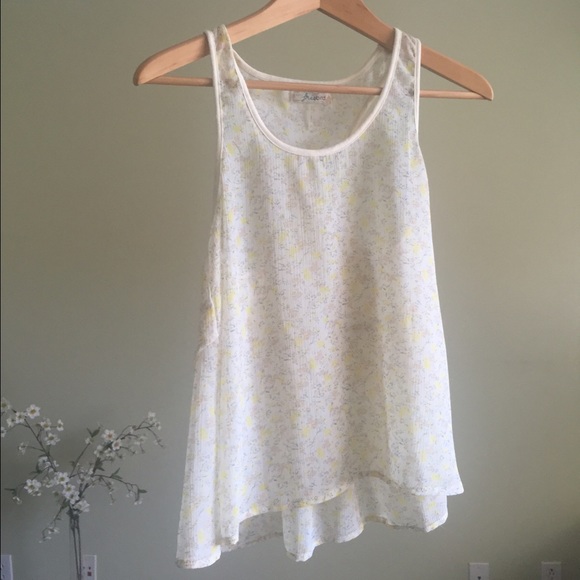 Floral Top - Picture 1 of 4