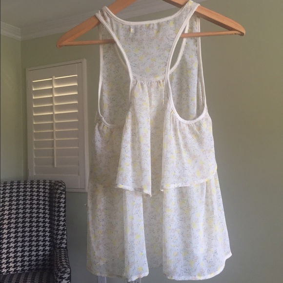 Floral Top - Picture 2 of 4