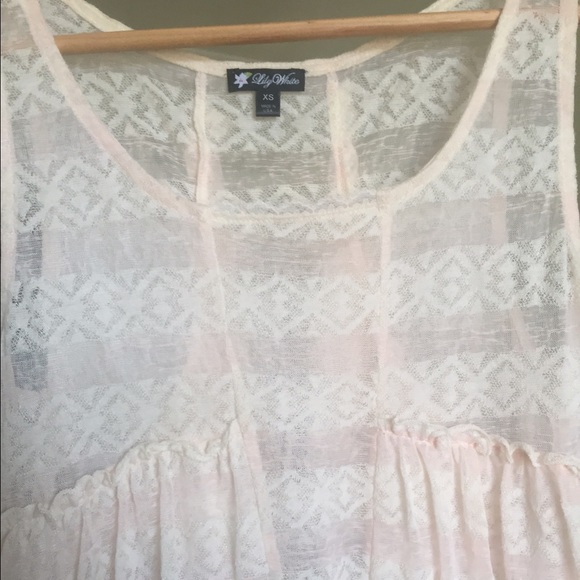 Pink and white lace flowy top - Picture 4 of 4