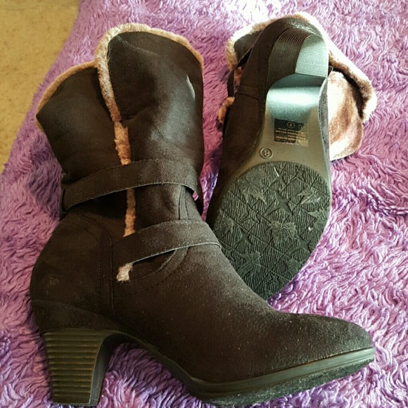 🚫🚫SOLD🛇🛇Faux fur boots - Picture 3 of 4