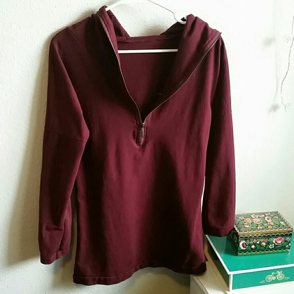 Sweatshirt w/ hoodie